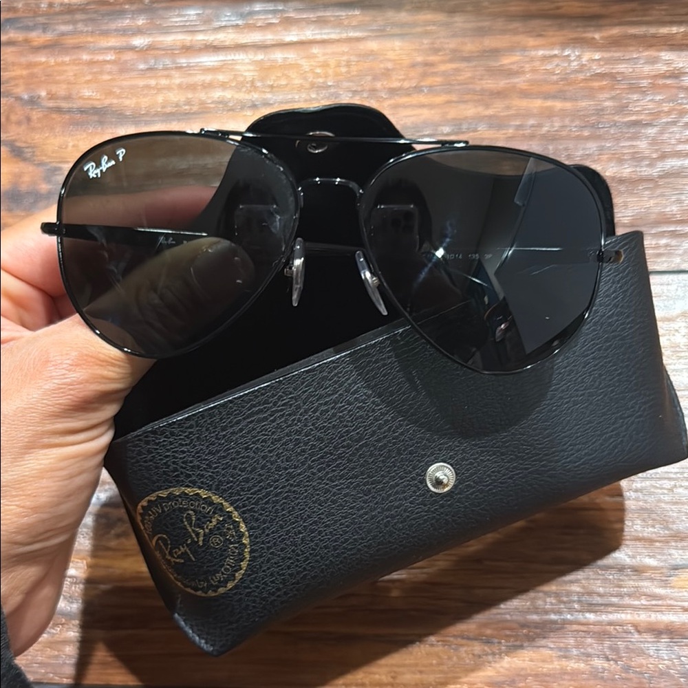 Ray-Ban Polarized Black Aviators with Case